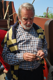 Henk Morel creates a marlinspike bracelet.