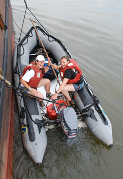 Sanne and Rachel have returned to the ship in the Zodiac.